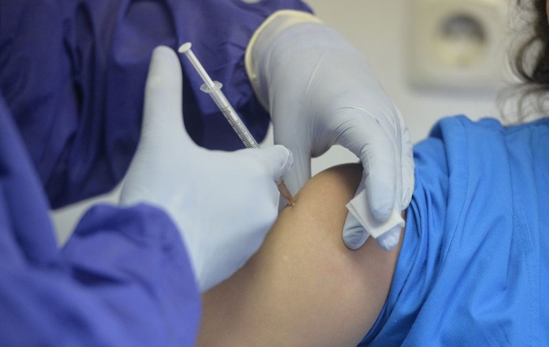 CNCAV anunță că miocardita și pericardita sunt efecte secundare foarte rare ale vaccinării anti-COVID