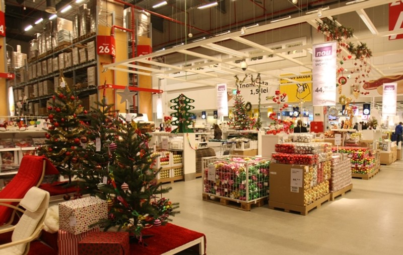A venit CRĂCIUNUL în MAGAZINELE din Capitală! Uite ce oferte au!
