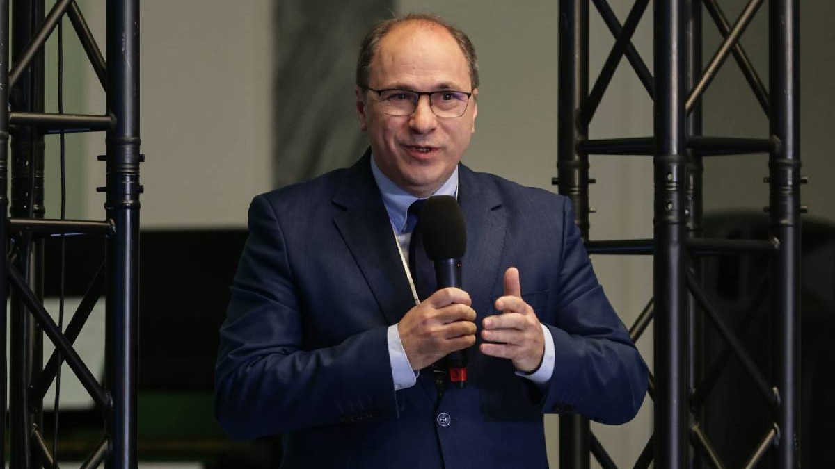 Ministrul educatiei Mihai Dimian