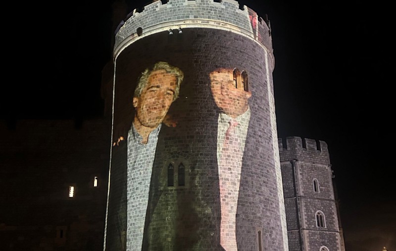 Imagini cu Donald Trump şi Jeffrey Epstein proiectate pe Castelul Windsor înaintea vizitei președintelui american în Marea Britanie | VIDEO