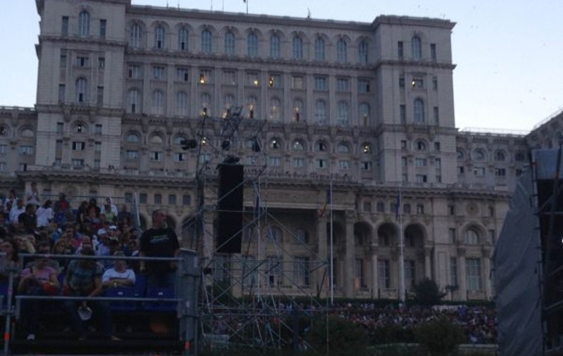 CONCERT ROGER WATERS la Bucureşti. Iată AVANTAJUL DE A FI PARLAMENTAR | FOTO