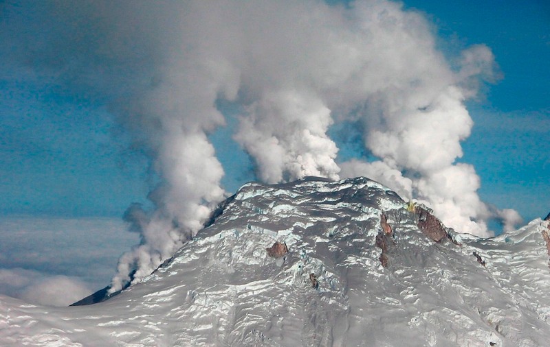 Cel puţin 10 morţi în Columbia, după erupţia unui vulcan