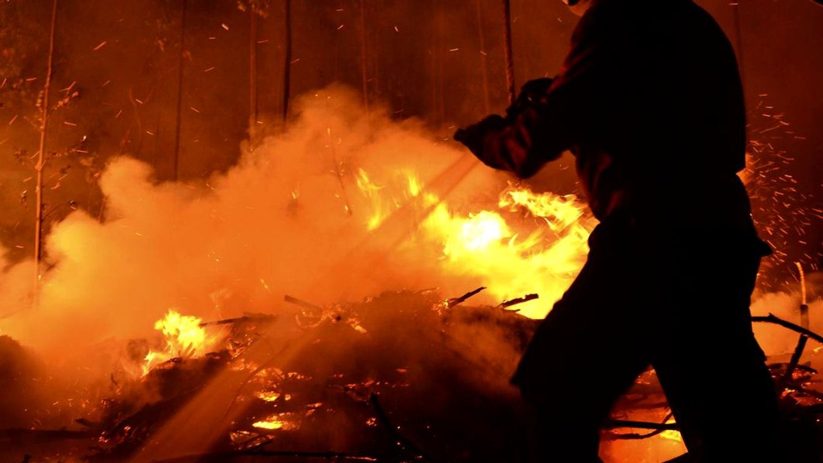 Incendiu la o fabrică de termopane din Buzău