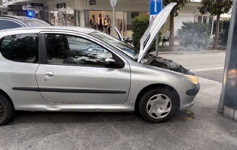 Șofer român, urmărire cu poliția după ce a trecut granița în Elveția. Cursa nebună s-a sfârșit brusc, într-o casă