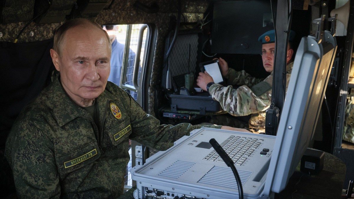 Putin, într-o vizită de lucru în districtul federal Volga. Foto Profimedia