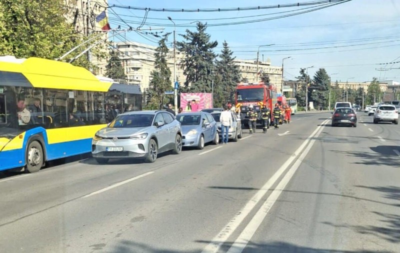 O șoferiță din Ploiești a provocat un accident în lanț, iar 3 oameni au ajuns la spital