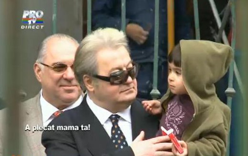 Corneliu Vadim Tudor are un copil din flori. Măruţă l-a găsit pe micuţ