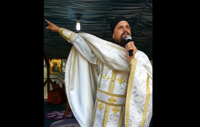 Scandal într-o parohie din Botoșani. Un preot a fost scos din biserică cu jandarmii