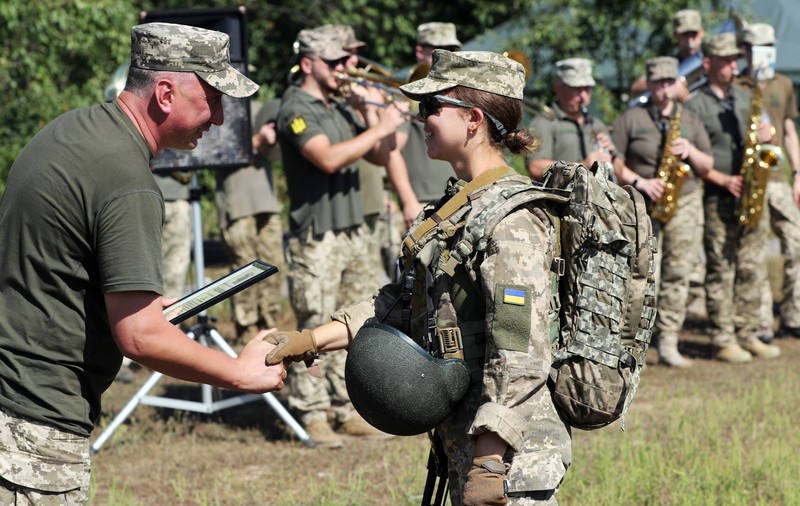 Femeile din Ucraina care au studii medicale trebuie să se înregistreze pentru serviciul militar