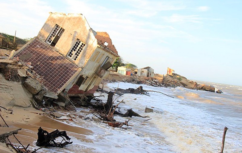 „Imaginea apocalipsei”. O localitate din Brazilia dispare treptat în apele oceanului