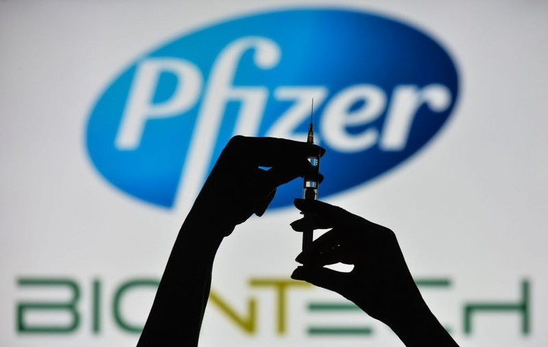 Un laborator care a testat vaccinul Pfizer, acuzat că a prezentat „date falsificate”