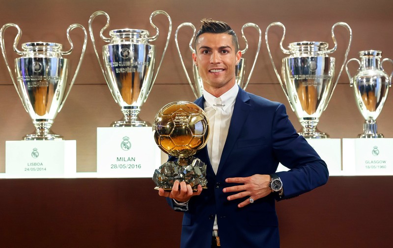 Cristiano Ronaldo a câștigat Balonul de Aur! "Nu mi-am imaginat că voi obţine acest trofeu de patru ori"