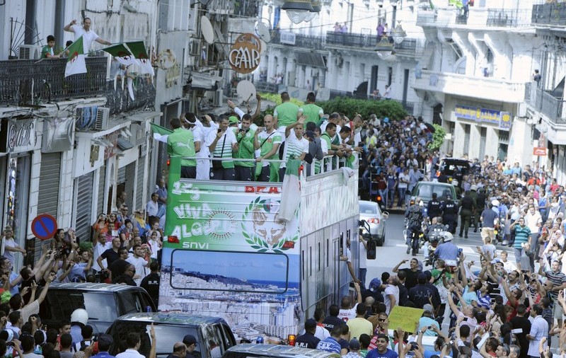 Algerienii au fost primiţi ca nişte eroi la întoarcerea acasă
