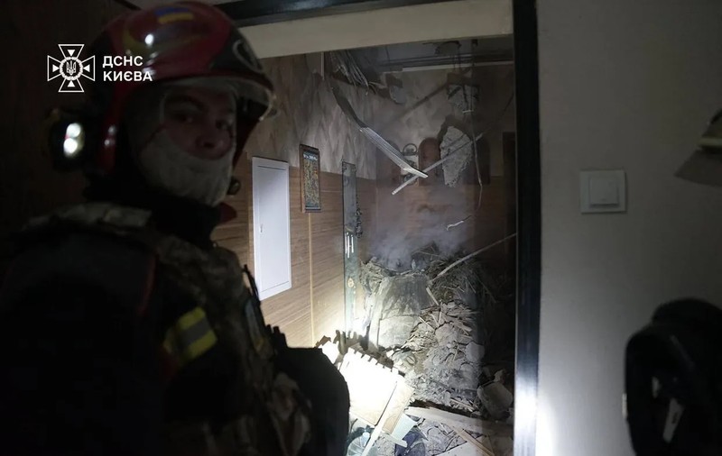Explozii în mai multe oraşe, inclusiv la Kiev. Polonia şi-a mobilizat avioanele după atacul masiv cu rachete rusești