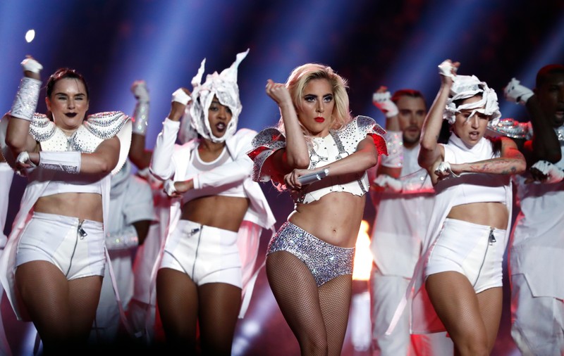 Lady Gaga a semnat un contract de 75 de milioane de dolari