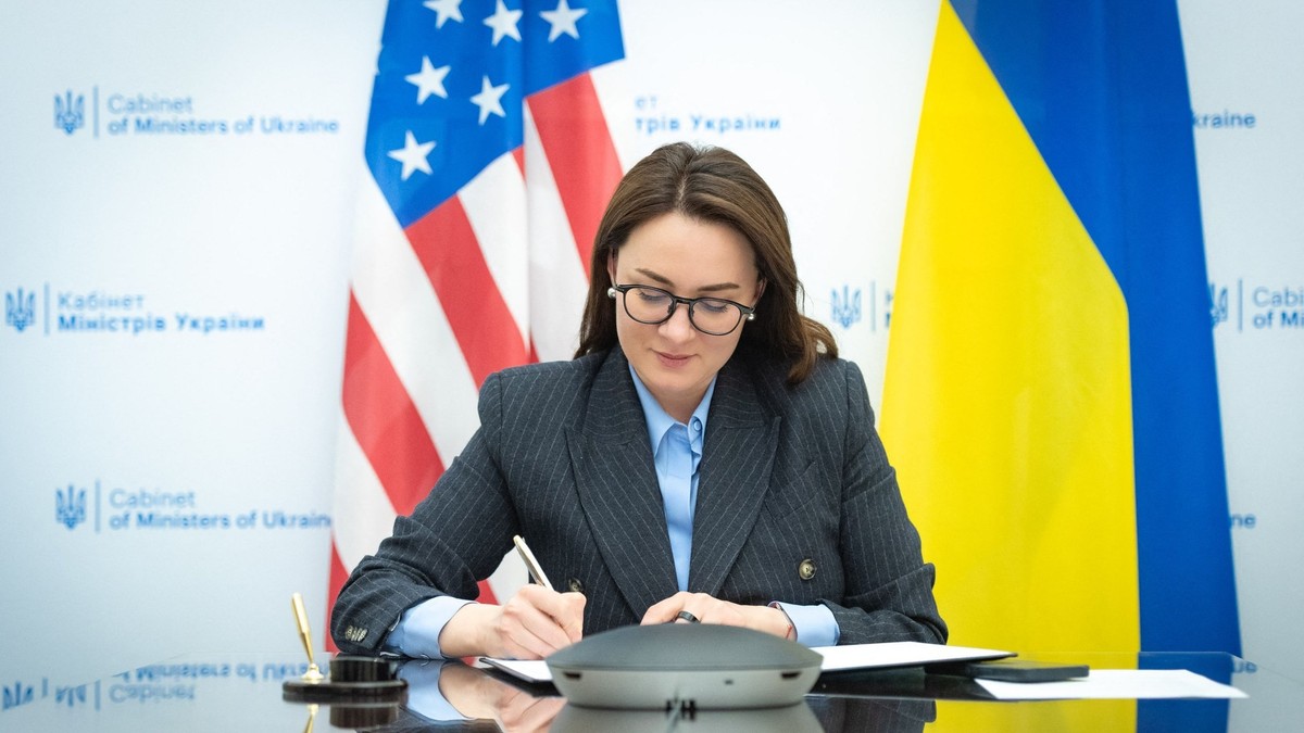 Iulia Svîrîdenko, ministrul ucrainean al Dezvoltării Economice și Comerțului, în momentul semnării memorandumului, pe 18 aprilie Foto: Hepta