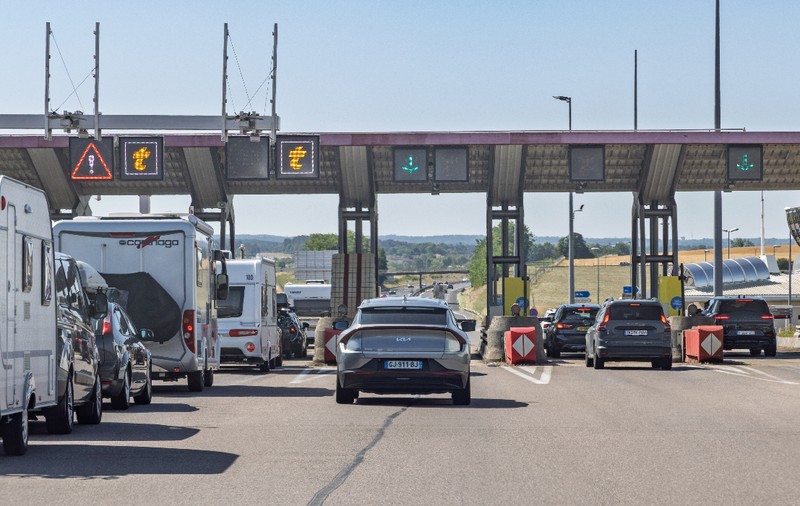 Metoda prin care o familie de turiști a fentat taxele de autostradă din Franța luni bune. Când au fost prinși, au avut de plătit 3.000 de euro