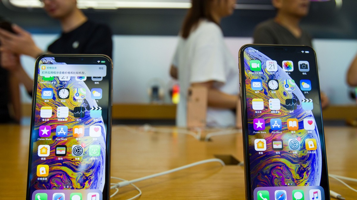 Scandal la Apple: iPhone XS și iPhone XS Max au deja probleme cu camerele foto, încărcarea și pierderea semnalului. Noile iPhone-uri la lansare