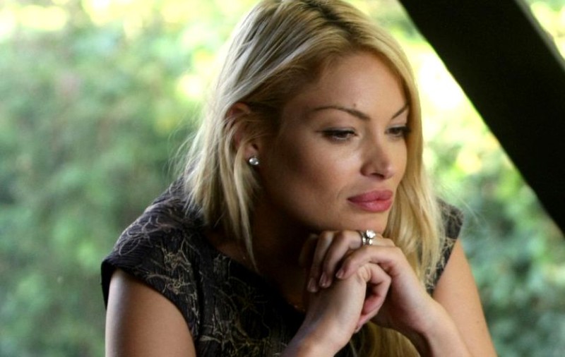 Aminitirile Valentinei Pelinel din lumea modelling-ului. „Ne înghesuiam 6-7 fotomodele într-o cameră şi scriam pe pâine“