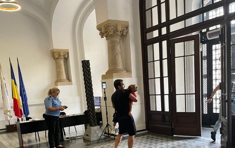 Nicușor Dan a anunțat prima măsură în ancheta incidentului în care o statuie a căzut peste un copil: Un șef din Primăria Capitalei a fost demis