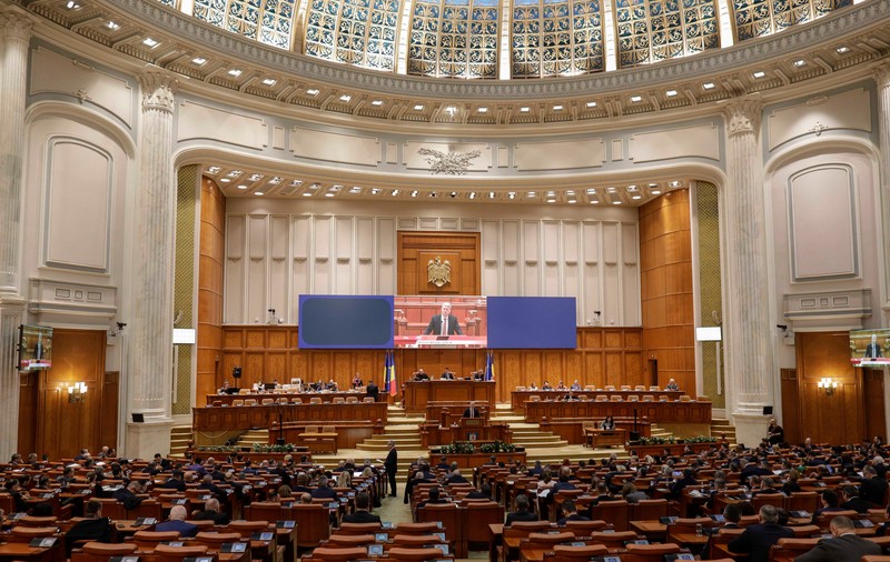 Coaliția reintroduce înregistrările SRI în anchetele penale și elimină pragul la abuzul în serviciu, deși era cerut de Curtea Constituțională. Ce nu a votat UDMR