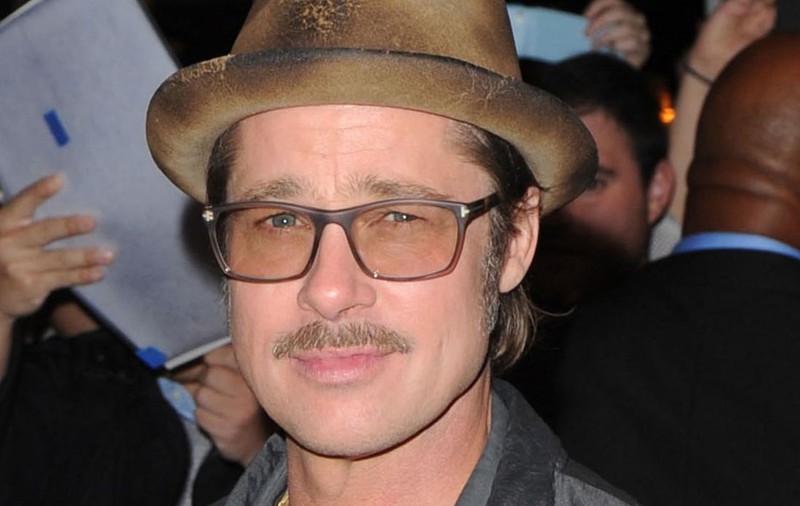 Brad Pitt: "Nu mă simt în siguranţă fără o armă în casă"