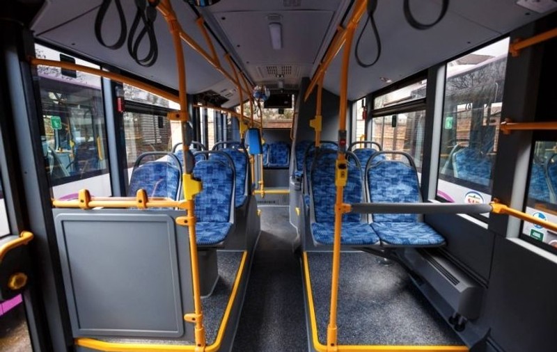 La Iași se circulă în autobuz doar stând pe scaun. Măsurile anti-coronavirus luate de Primărie