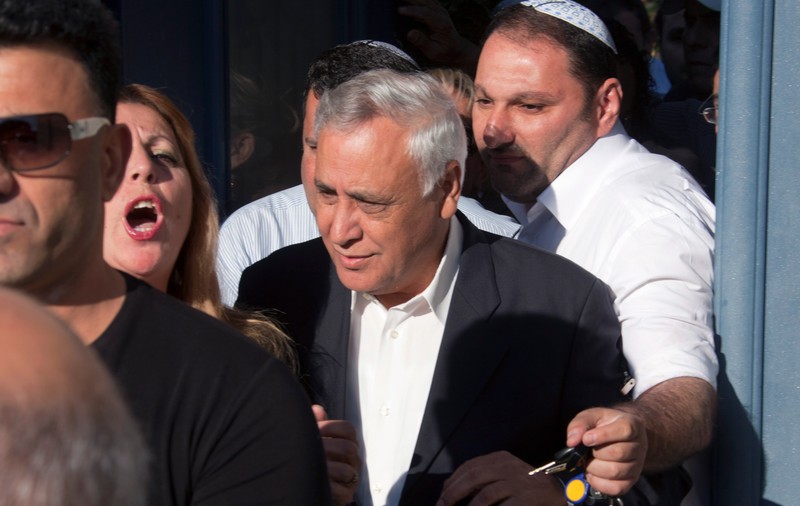 Fostul președinte israelian Moshe Katsav, condamnat pentru viol, va fi eliberat condiționat din închisoare