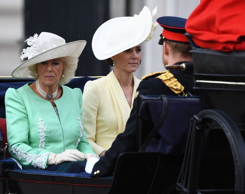Meghan Markle, prima apariție publică după ce a născut. Ducesa de Sussex și Prințul Harry au participat la parada militară în onoarea Reginei Elisabeta a II-a / FOTO&VIDEO