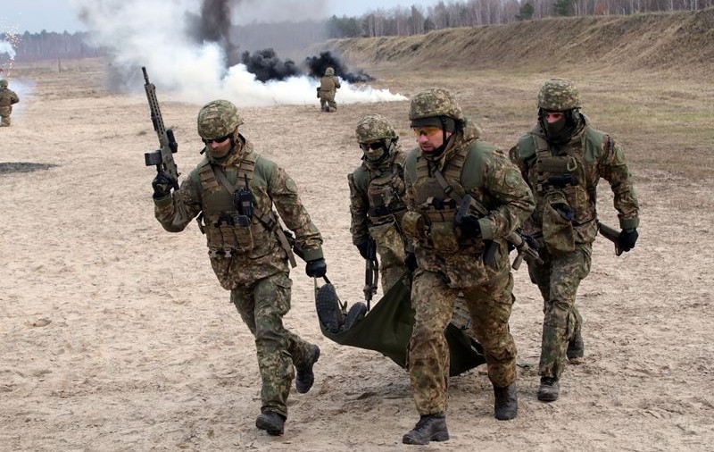 Un soldat ucrainean a împușcat cinci camarazi și a rănit alți cinci, apoi a fugit cu arma din dotare. Militarul a fost reținut