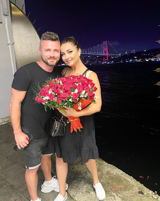 Gabriela Cristea și Tavi Clonda au banii la comun. Cine ține evidența: „Noi suntem doi artiști. Vrem bani, dar nu știm cum, când, o fi plătit factura”