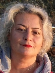 Asistenta Steliana Husar, de la Spitalul Municipal Câmpia Turzii