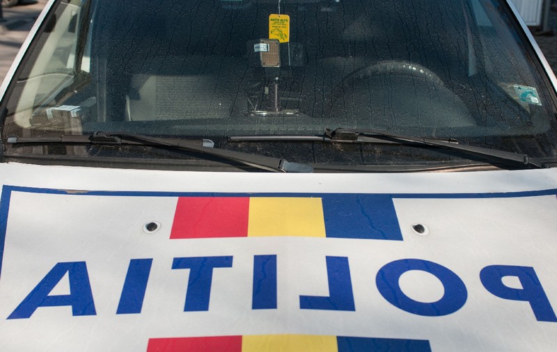 Polițiștii din Constanța au oprit în trafic o mașină ce se deplasa haotic, în noaptea de Înviere, dar nu era nimeni la volan