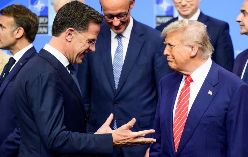 „Hey, Daddy”: Cum îi gâdilă liderii mondiali ego-ul lui Trump pentru a-i câștiga bunăvoința