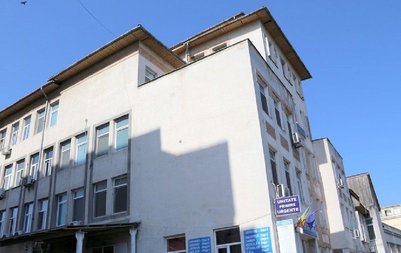 Un militar din Târgu Jiu a fost găsit împușcat în cap în interiorul garnizoanei și transportat de urgență la spital