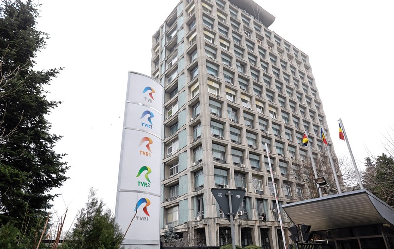 Cinci posturi TV ale Televiziunii Române au avut luna trecută o audiență națională cât populația orașului Orăștie. Ce populație are Orăștie?