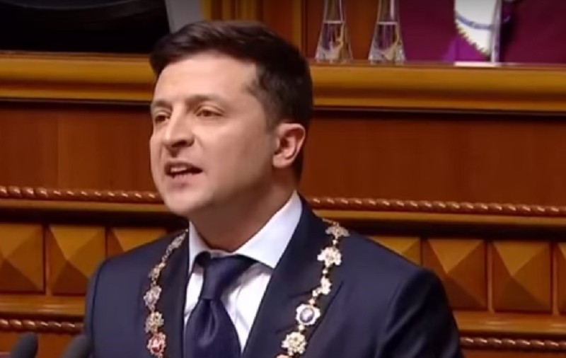 Președintele Ucrainei, amendat după ce a fost fotografiat într-o cafenea