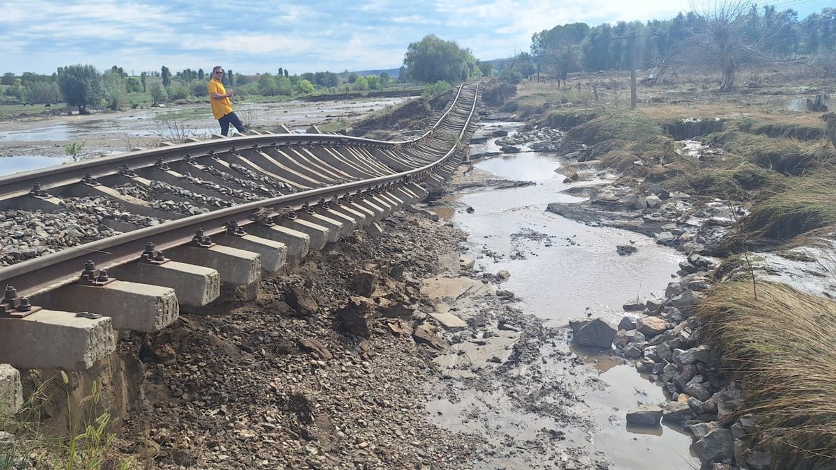 cale ferata barlad galati distrusa inundatii