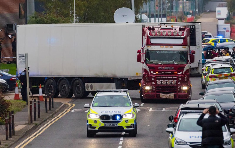 Detalii șocante despre cei 39 de cetățeni chinezi găsiți morți într-un camion, în Marea Britanie