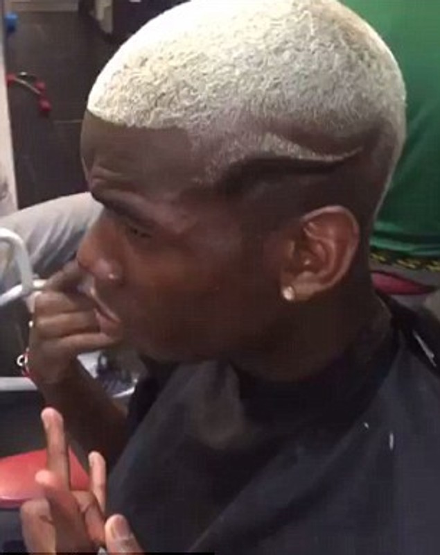 Paul Pogba a plecat în vacanță cu o nouă tunsoare extravagantă. Francezul se distrează în LA / GALERIE FOTO și VIDEO