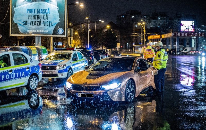 Acțiune a Poliției Capitalei în noaptea trecută, după accidentele mortale de sâmbătă. Amenzi de 23.000 de lei și mai multe permise reținute