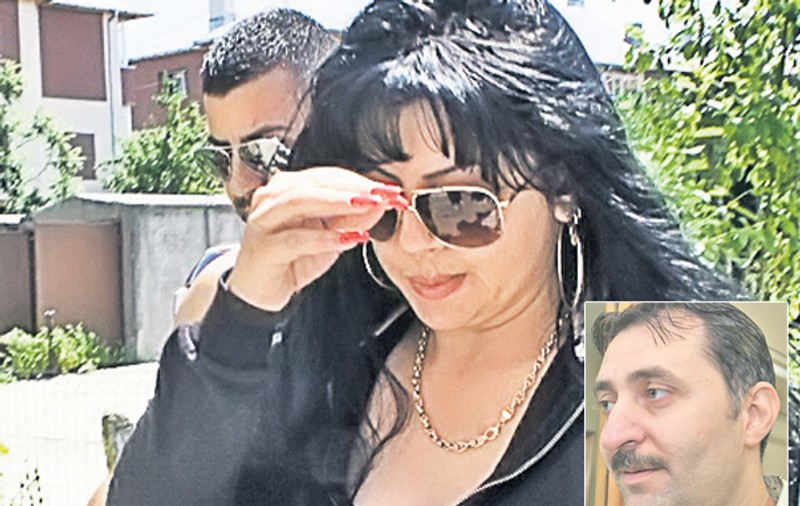 Ionela, amanta lui Vali Vijelie, şi-a pus două uşi blindate la casă