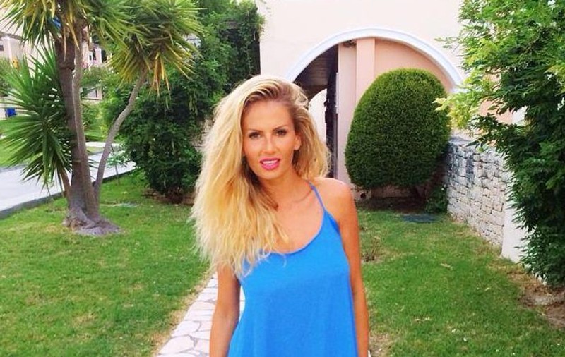 ANDREEA BĂNICĂ, ISPITĂ în COSTUM de BAIE! ARATĂ DEMENŢIAL! | FOTO
