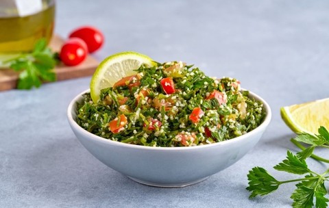 Salată Tabbouleh cu pătrunjel și bulgur