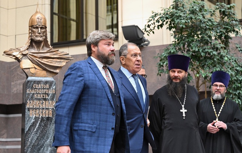 Internaționala Neagră se întoarce, cu sprijinul Kremlinului. Evenimentul discret, organizat chiar în orașul lui Vladimir Putin