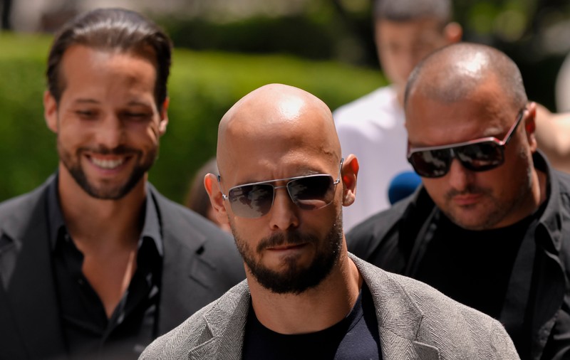 Frații Andrew și Tristan Tate rămân în arest la domiciliu, a decis Tribunalul București