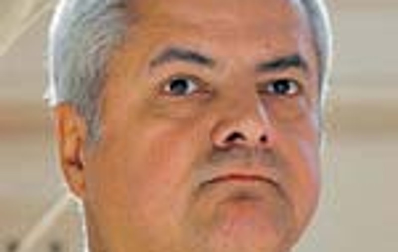 Adrian Nastase si-a citit solicitarea de perchezitie