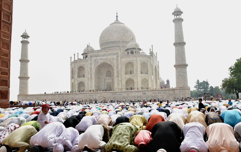 India se confruntă cu critici dure venite din lumea musulmană, în urma unor comentarii ofensatoare despre Profetul Mahomed