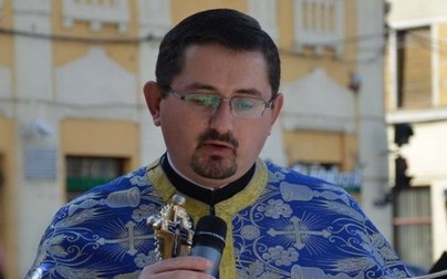 Ovidiu Pop, când slujea ca preot. Foto: EBihoreanul