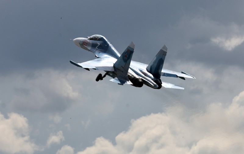 Rusia spune că a mobilizat avioane de vânătoare pentru a intercepta trei aeronave militare britanice deasupra spațiului său, în Marea Neagră